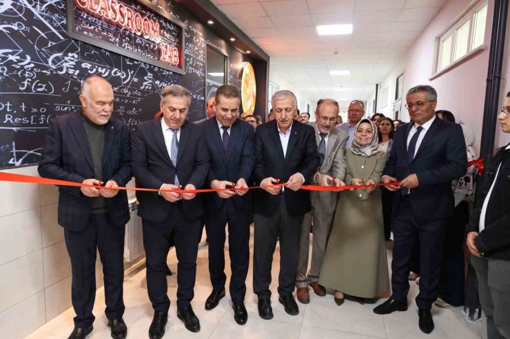 Eğitime sanayici dokunuşu: Meram Fen Lisesi’ne Teknoloji Laboratuvarı