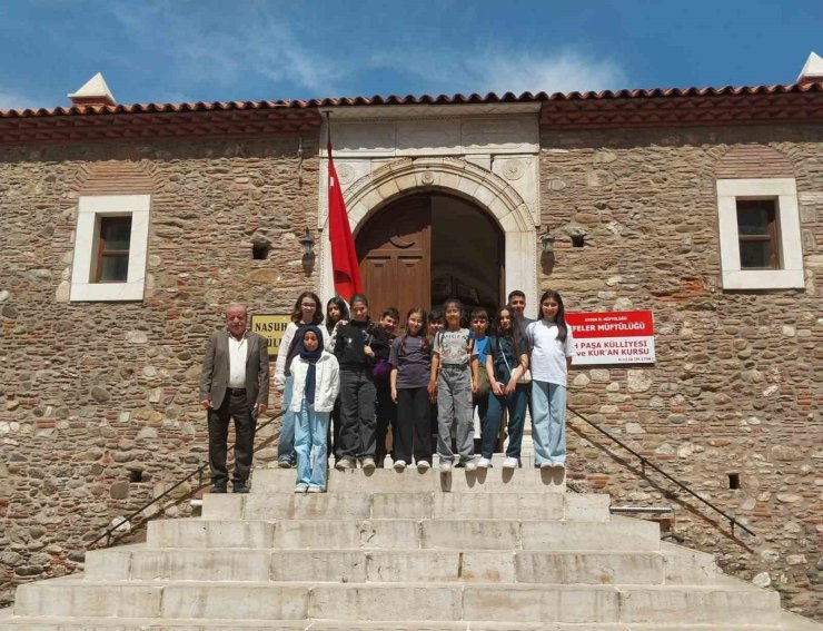 Öğrenciler Nasuh Paşa Külliyesi’nde tarihi yolculuk yaptı