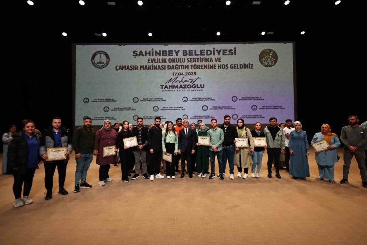 Şahinbey Evlilik Okulu’nda 672 çift daha sertifika aldı