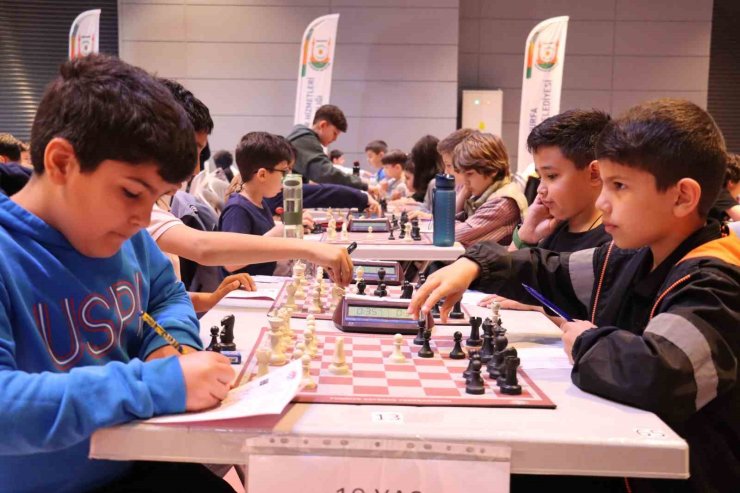 Şanlıurfa’da ödüllü satranç turnuvası