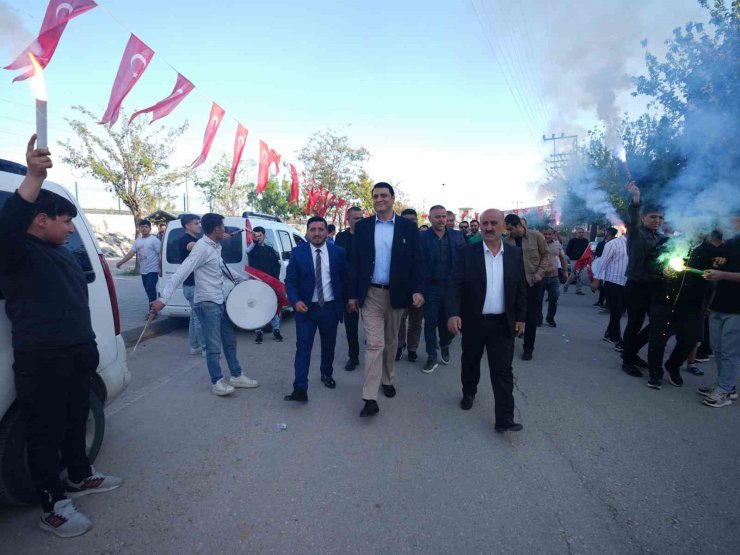 Başkan Yılmaz’a miting gibi karşılama