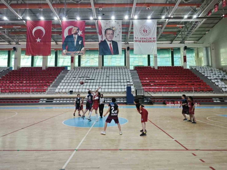Erzincan’da 23 Nisan Basketbol heyecanı yaşandı