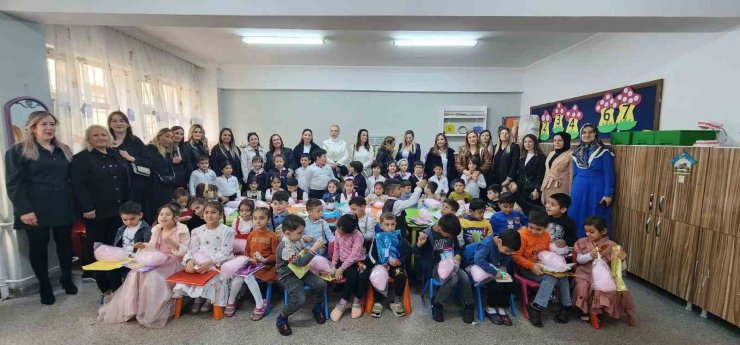 Minik GKV’lilerin "Kitaplarda Gezebilir" projesine büyük alkış