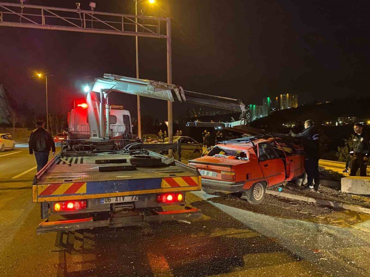 Ankara’da iki aracın karıştığı trafik kazasında 2’si ağır 6 kişi yaralandı