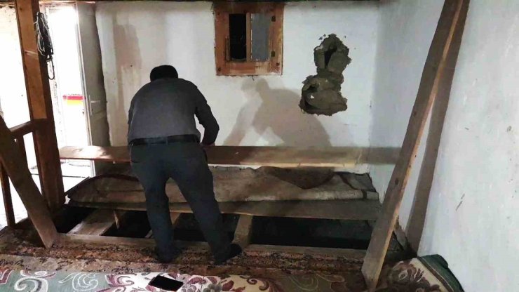 Karabük’te köy camisinde tahribat