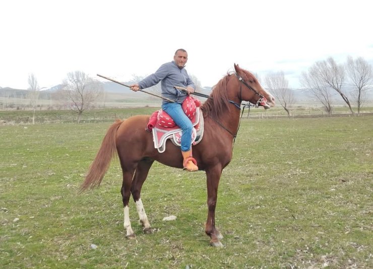 At üstünde kalp krizi geçiren sporcu hayatını kaybetti