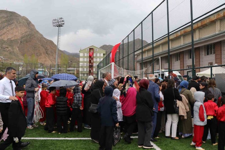 23 Nisan kutlamalarına yağmur engeli