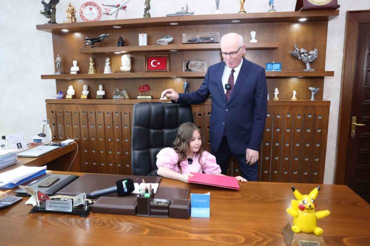 Başkan Kurt makamını çocuklara emanet etti