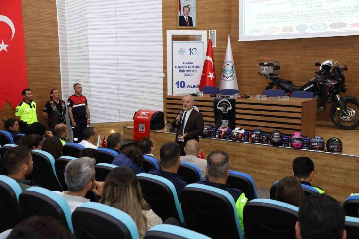 ALKÜ’de 10. yıl coşkusu devam ediyor