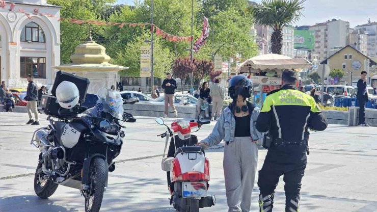 Bandırma’da trafiğe kapalı alanlarda motosiklet sorunu büyüyor