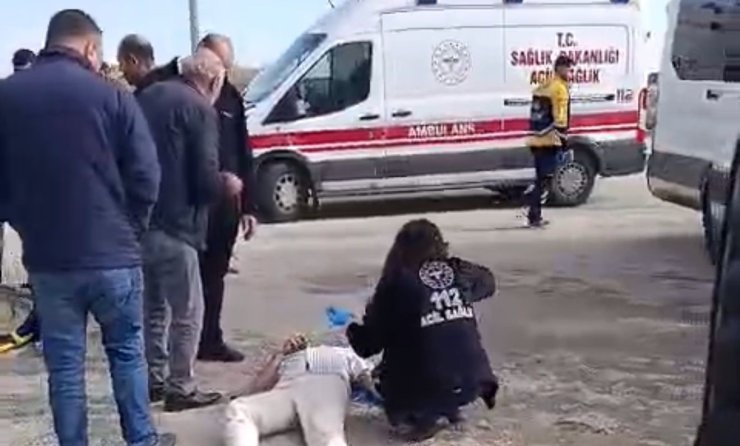 Gaziantep’te işçi servisi ile tır çarpıştı: 9 yaralı