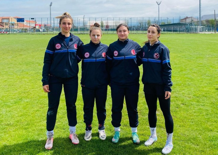 Körfezli kadın sporcular milli takım kampında