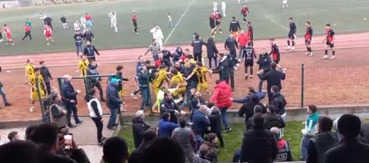 Terme’de futbol müsabakası kavgayla sonlandı