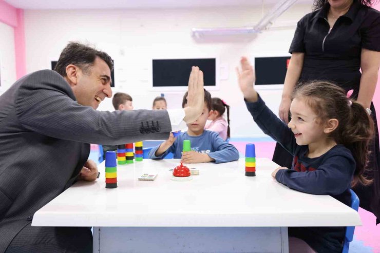 Bilecik Valisi Aygöl, haftaya miniklerle başladı