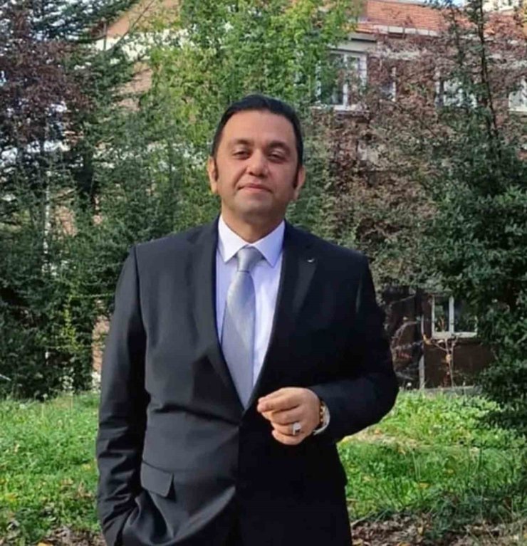 Doç. Dr. Bedri Kurtuluş, "Akademik Palmiye Nişanı" ile onurlandırıldı