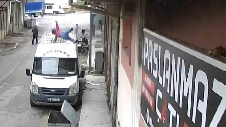 2’nci kattan çöp konteynerine düşen bebek güvenlik kamerasına yansıdı