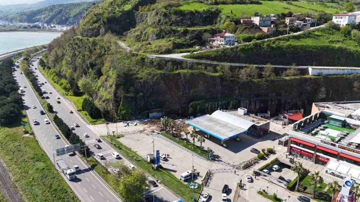 Samsun’da 3 kişinin öldüğü heyelan bölgesi havadan görüntülendi