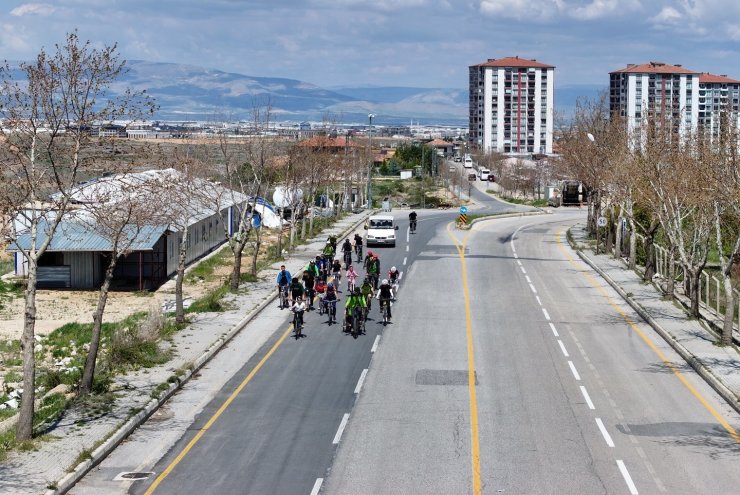 Yeşilyurt Belediyesi’nden baharın gelişine pedallı kutlama