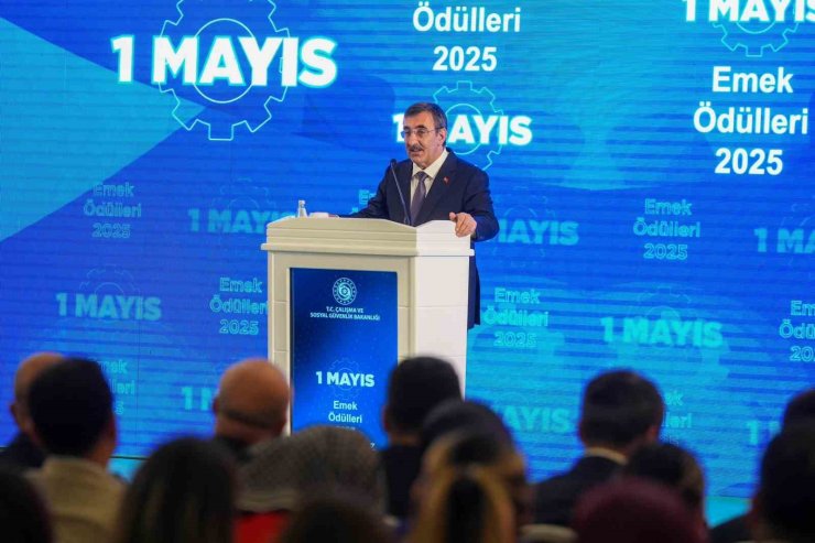 Cumhurbaşkanı Yardımcısı Yılmaz: "Değişim süreçlerini iyi okuyarak ve yöneterek bunu ülkemiz için fırsata dönüştüreceğiz"