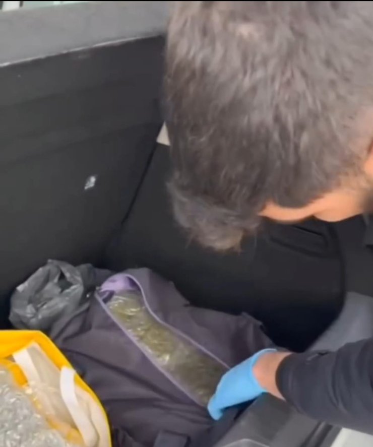 Kütahya’da aracında 3 kilo uyuşturucu ile yakalandı