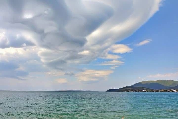 Erdek ve Adalar üzerindeki bulutlar ilgi çekti