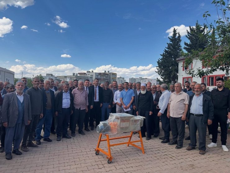 Kahta’daki 99 çiftçiye üzüm sıkma makinesi dağıtıldı