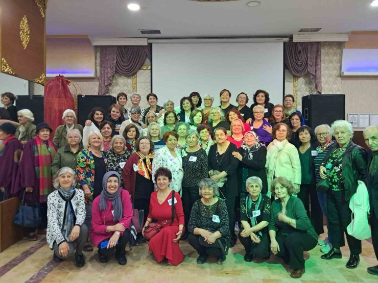 Öğretmen okulu mezunları 50 yıl sonra Eskişehir’de buluştular