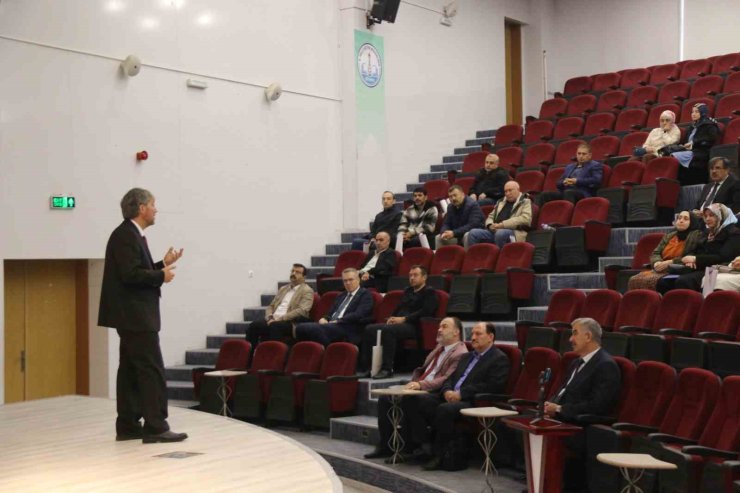 "Örgün Eğitimle Birlikte Hafızlık Projesi" tanıtım toplantısı Kütahya’da gerçekleştirildi