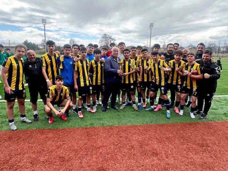 Talas Belediyespor, U-18 Türkiye Şampiyonası’nda yarı finalde