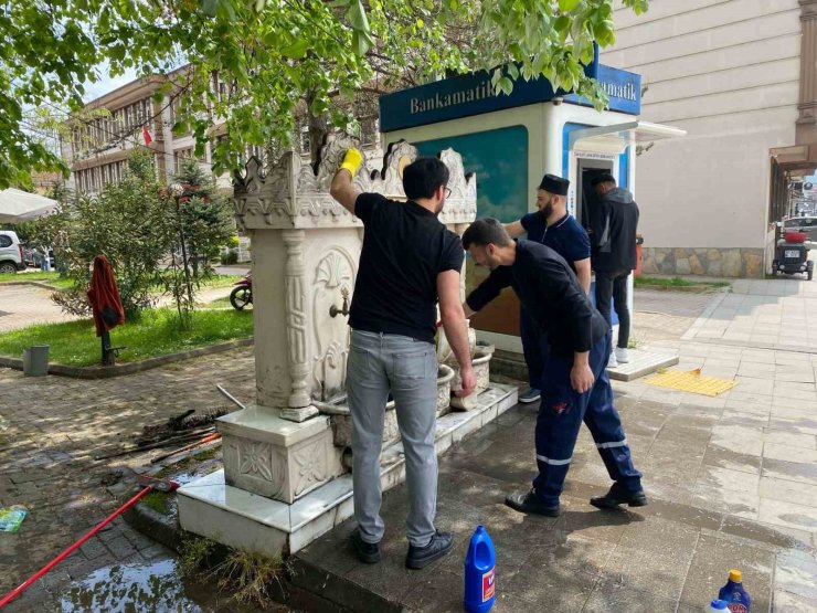 İmamlar pırıl pırıl yaptı