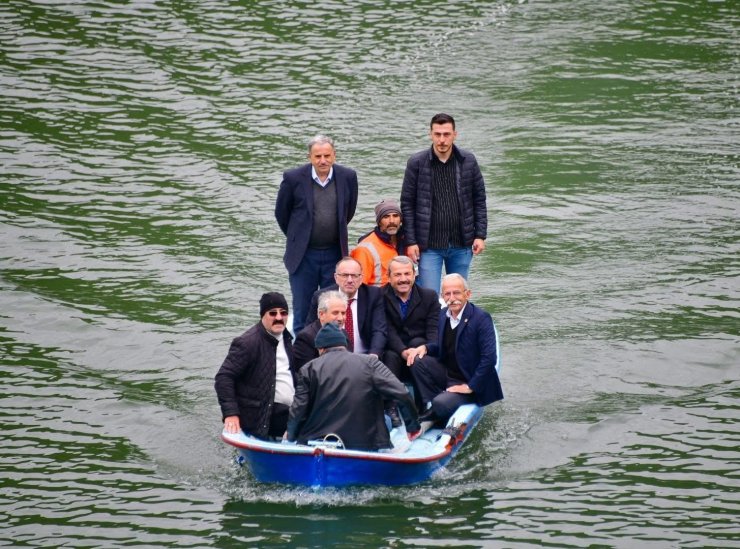 İki ilin komşu ilçeleri tek köprüde buluşuyor