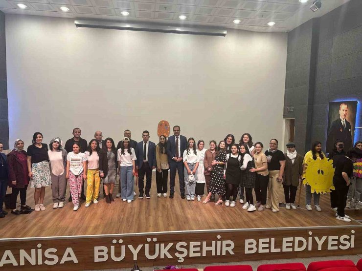 Liselilerin müzikli drama oyunu ilgi gördü