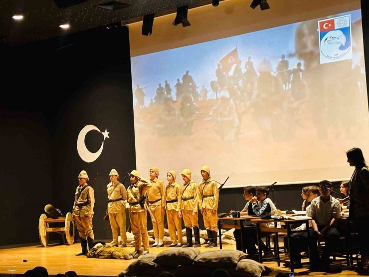 "Bir Destandır Kut’ül Amare" oyunu tiyatroseverlerle buluştu