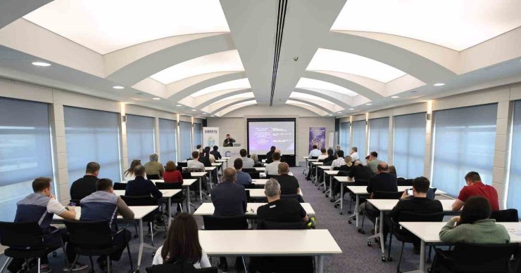 Tekirdağ’da fabrika çalışanlarına bilişim ve sosyal medya eğitimi verildi