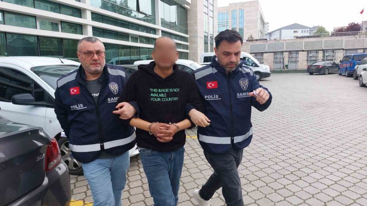 Eşini sopa ile hastanelik eden koca tutuklanıp cezaevine giderken," Bütün arkadaşlardan yardım istiyorum ’dedi