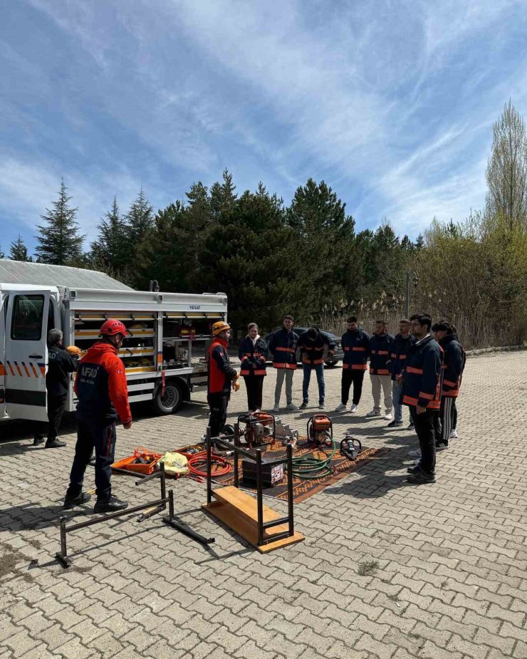 Yozgat’ta uygulamalı arama-kurtarma eğitimi