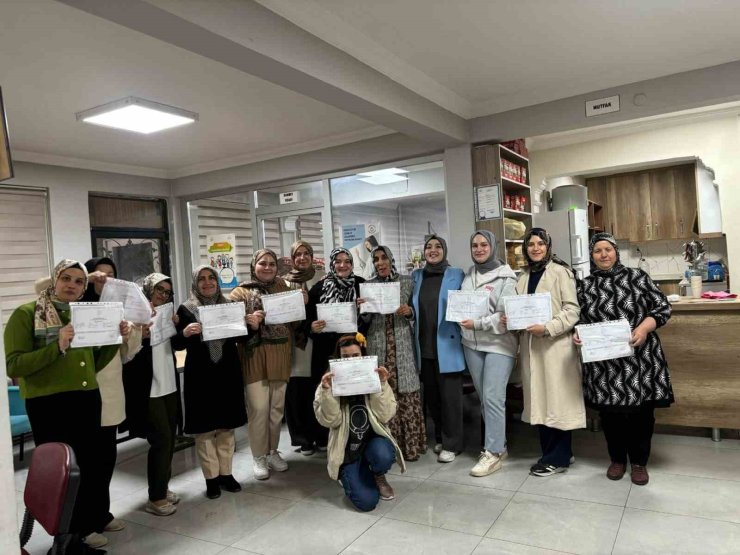 Kadınlara mantar yetiştiriciliği kurusu verildi