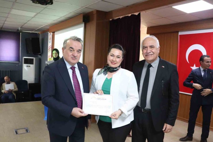 Yetenek yarışmasında başarılı öğrenciler ödüllendirdi