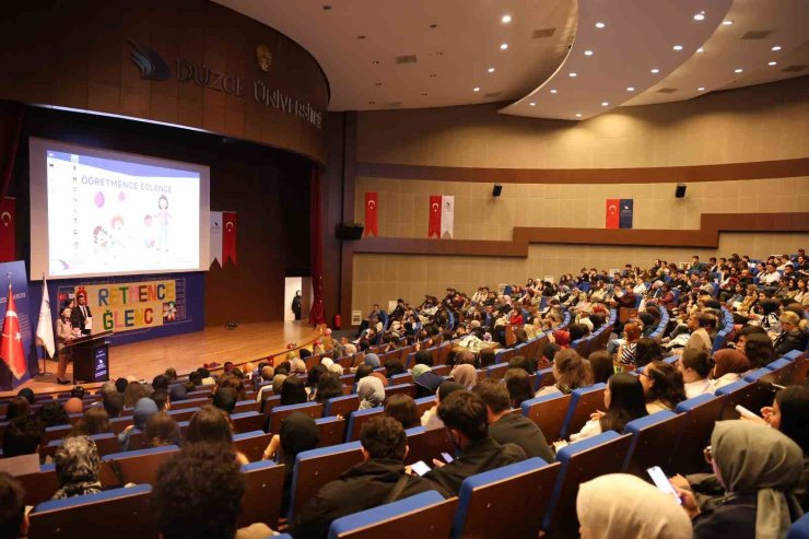 Öğretmence eğlence renkli anlara sahne oldu