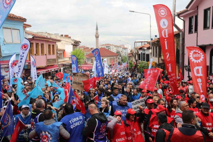 Eskişehir’de 1 Mayıs İşçi Bayramı coşkuyla kutlandı