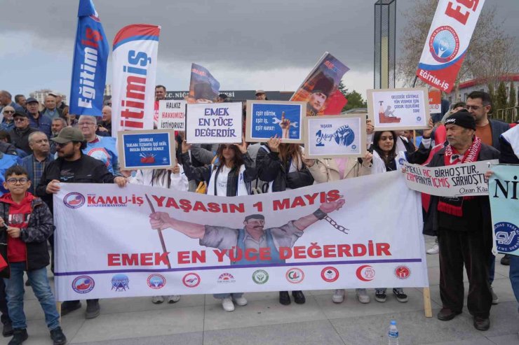 Niğde’de 1 Mayıs’ı halaylar çekerek kutladılar