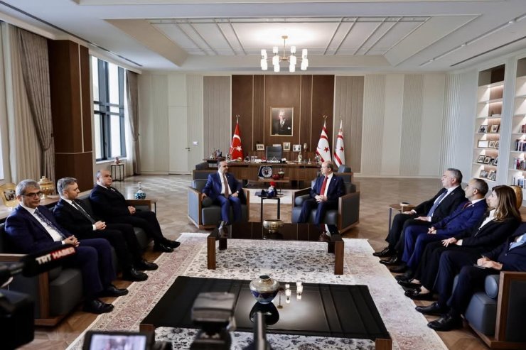 Sanayi ve Teknoloji Bakanı Kacır, KKTC Cumhurbaşkanı Tatar ile bir araya geldi