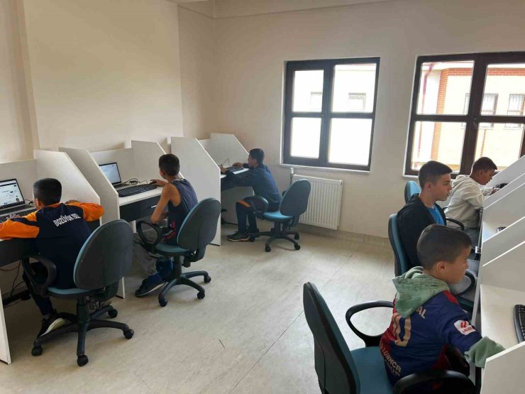 Bozüyük Çocuk Evleri Sitesi’nde ’Bilgisayar sınıfı’ kazandırıldı