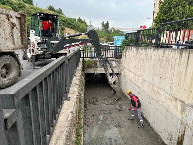 Karabük Belediyesinden dere yataklarında temizlik çalışması