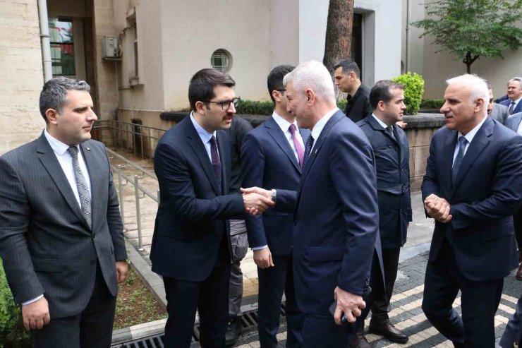 Ticaret Bakanı Bolat, Diyarbakır’da bir takım ziyaretlerde bulundu