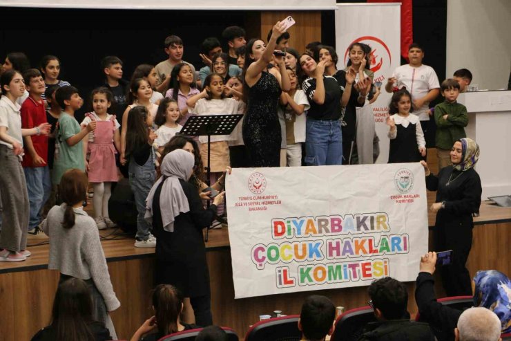 Diyarbakır’da şehit aileleri ve gaziler ’Aile Yılı’ konserinde bir araya geldi