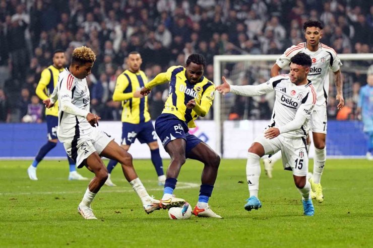 Fenerbahçe’de hedef derbiyi kazanarak yarışı sürdürmek