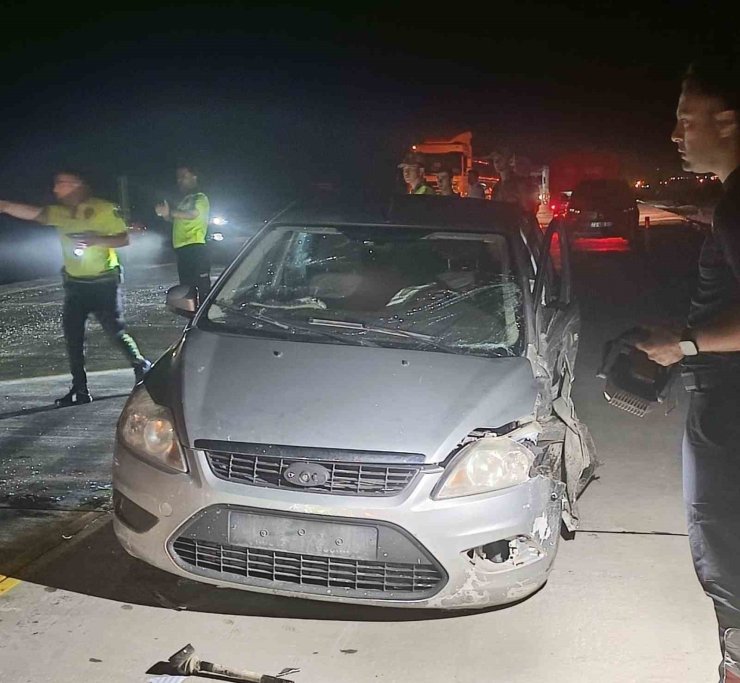 Cizre’de hafif ticari araç ile otomobil çarpıştı: 6 yaralı