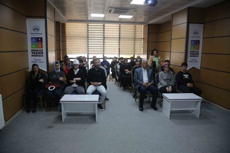 Elazığ Belediyesi, dil ve konuşma becerileri semineri düzenledi