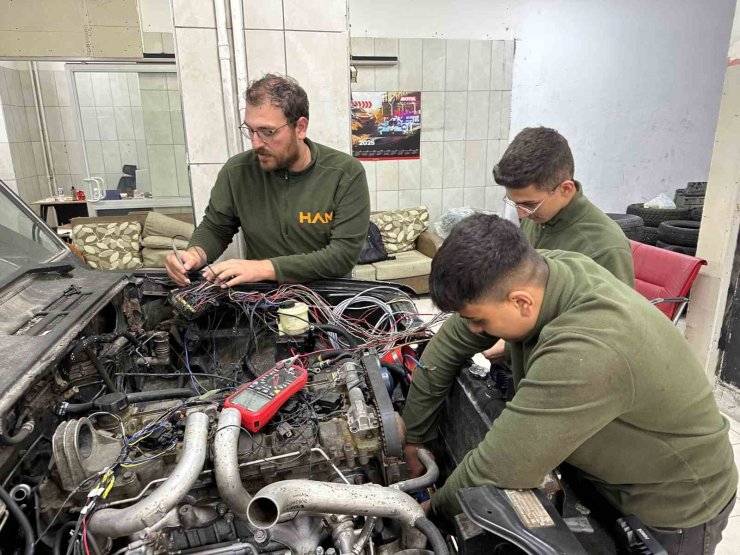 Sanayiye mühendis eli değdi